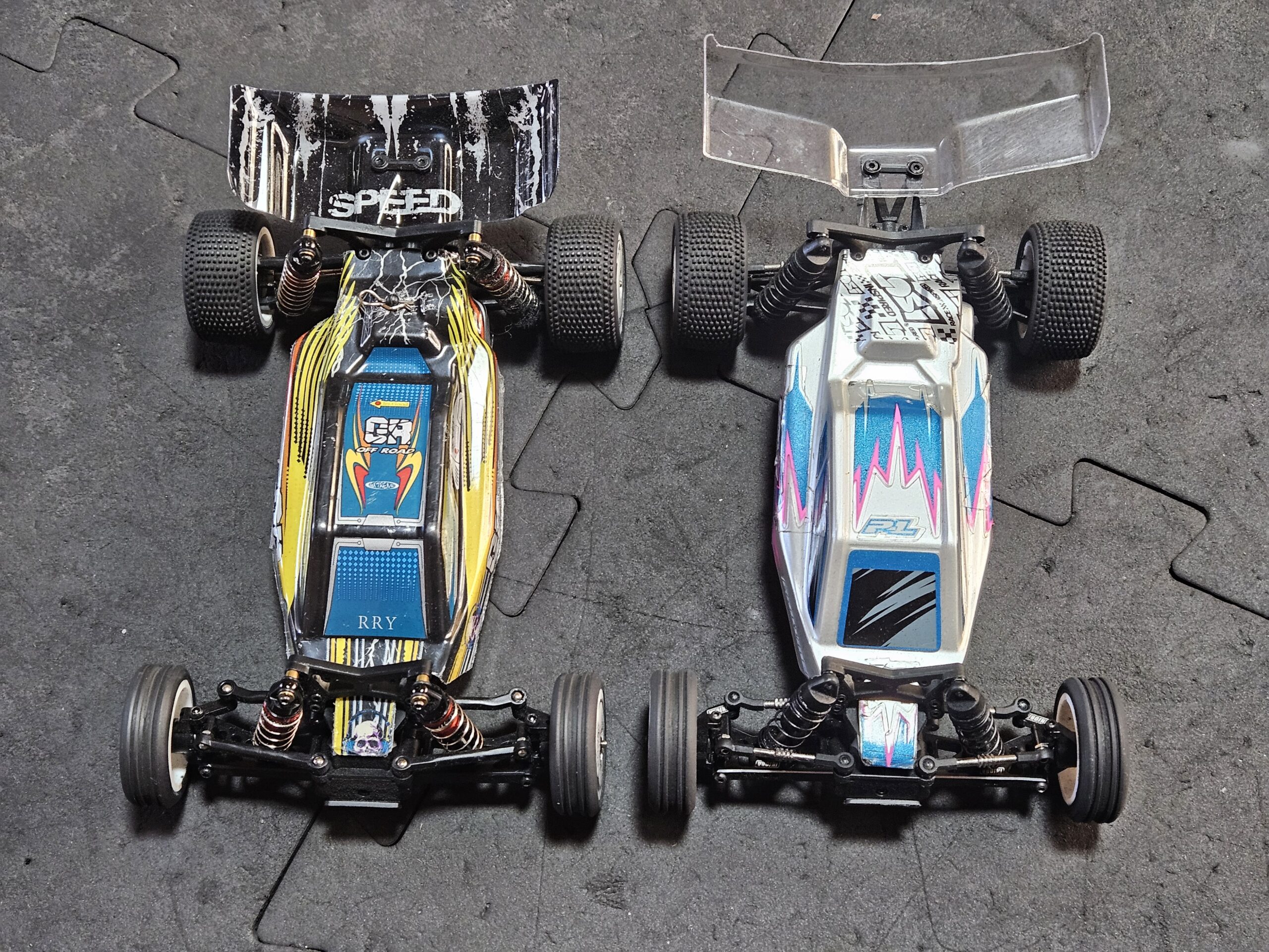 victor  ミクロコンポ 1/24スケールのマイクロバギー「WLTOYS 244016」を購入！とLOSI Micro